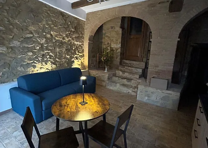 Borgo Di Mezzo