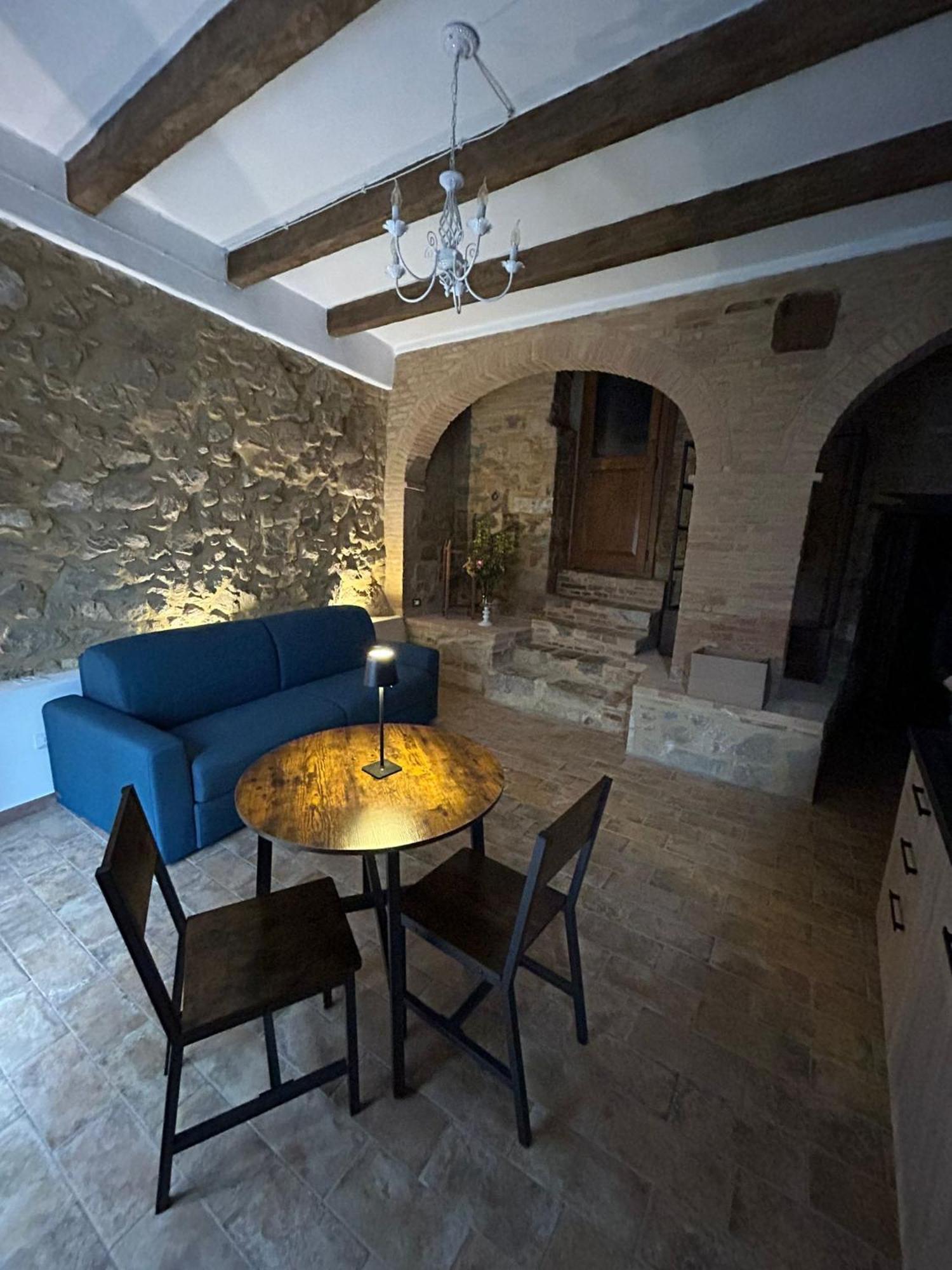 Borgo Di Mezzo *