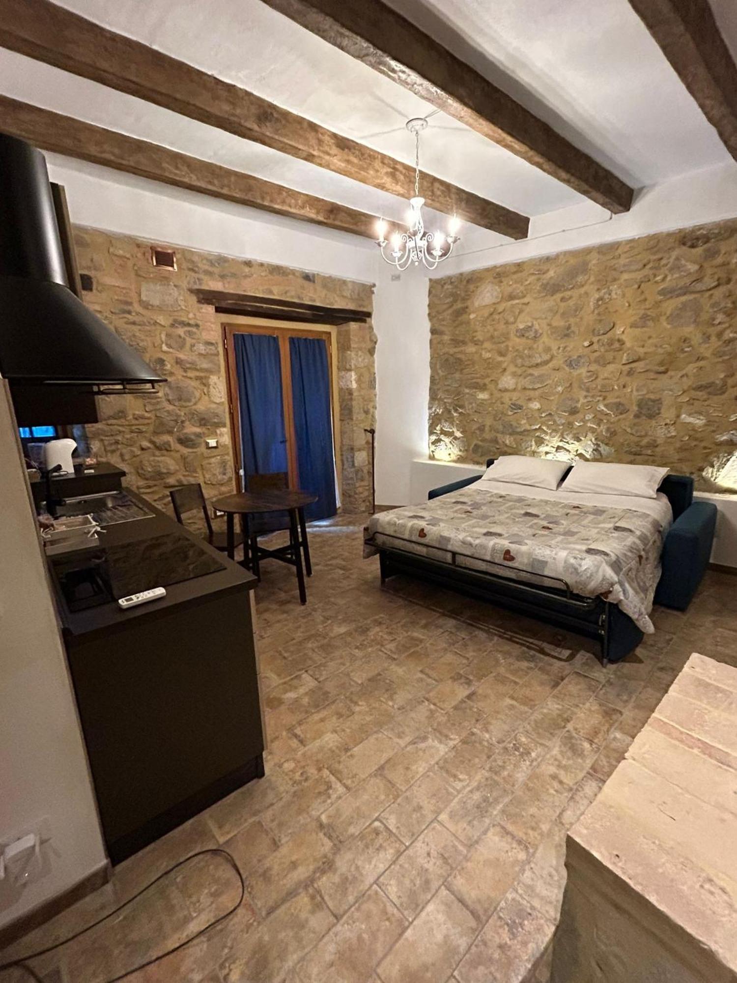 Borgo Di Mezzo